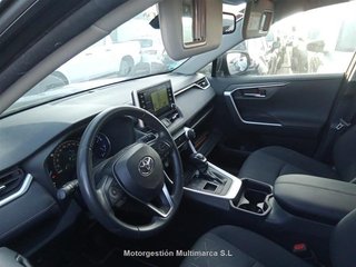 Renting - TOYOTA RAV4 2.5l 220H Advance