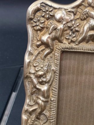Cornice antica in ottone dorato