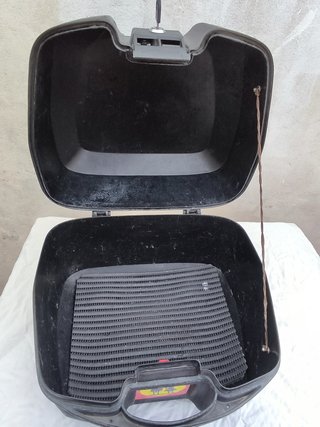 Baúl Moto Negro + Parrilla Universal
