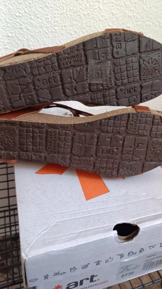 Sandalias THE ART COMPANY sin estrenar, camel,