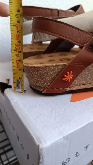 Sandalias THE ART COMPANY sin estrenar, camel,