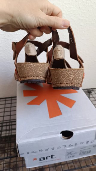 Sandalias THE ART COMPANY sin estrenar, camel,