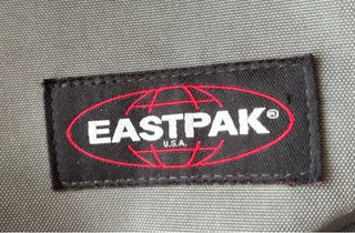 Mochila Eastpak Gris - Como Nueva