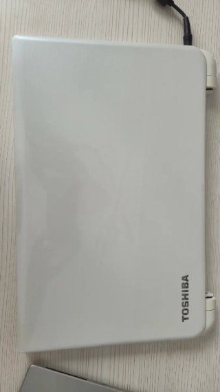 Portátil Toshiba L50D Win11 + Cargador Original