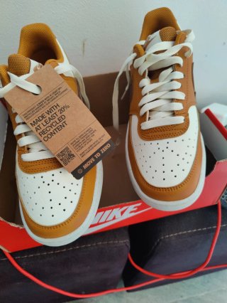 Zapatillas Nike Dunk Low Marrones y Blancas