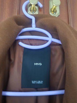 Abrigo Mango elegante marrón