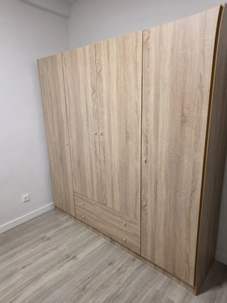 Armarios de madera nuevos