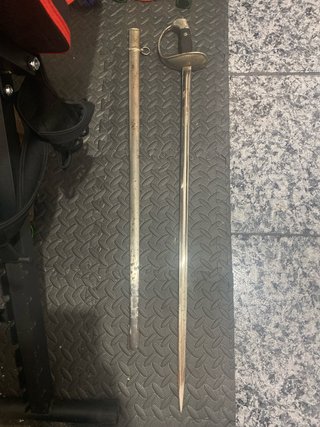 Espada antigua con funda