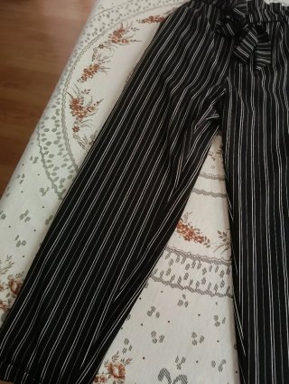 Pantalones rayas blancas y negras