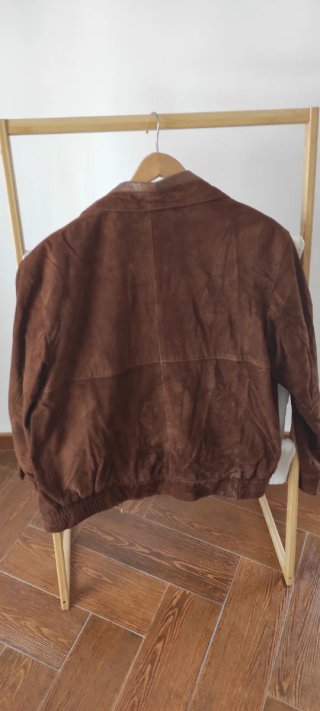 Chaqueta de piel marrón