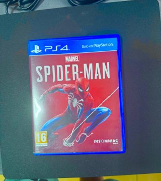 Pack PS4 Slim + 5 Juegos + Mando + Auriculares