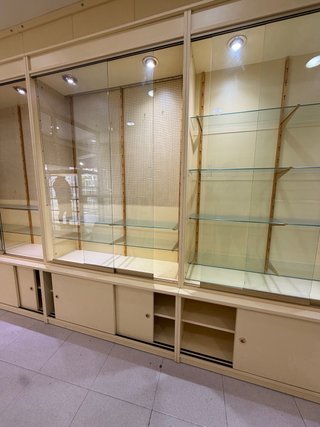 Muebles de tienda: Vitrinas y estanterías