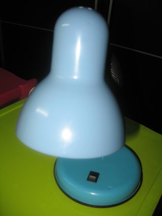 Luminária de mesa juvenil azul