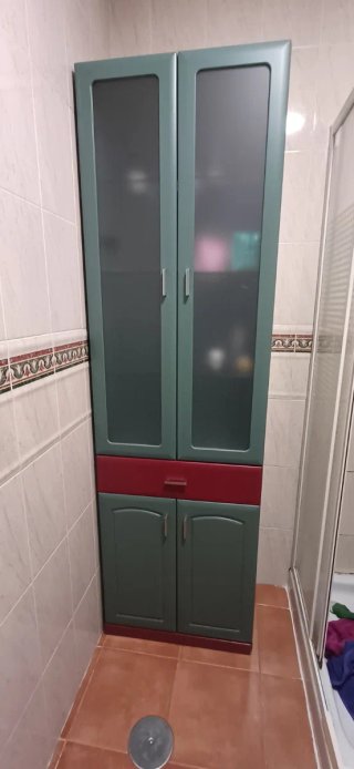 Mueble de baño alto con gran capacidad