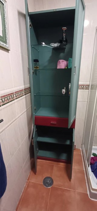 Mueble de baño alto con gran capacidad