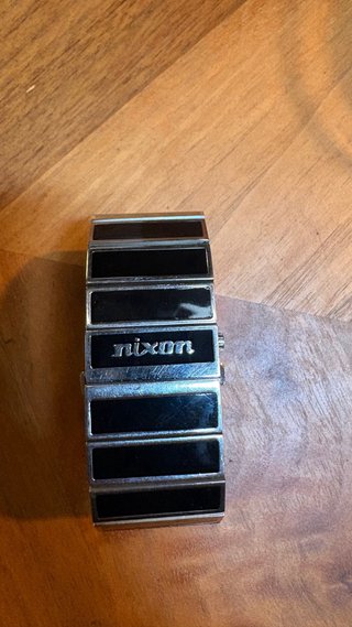 Reloj Nixon Rotolog Negro y Plateado