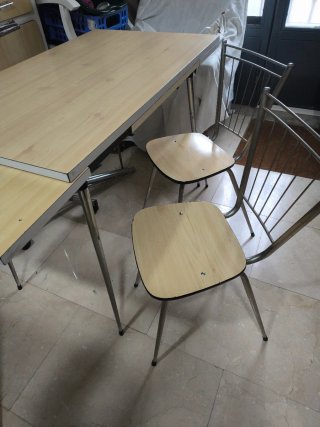 Mesa vintage años 60 con 6 sillas