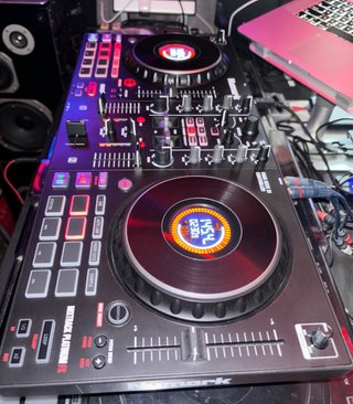 Numark Mixtrack Platinum FX + Soporte