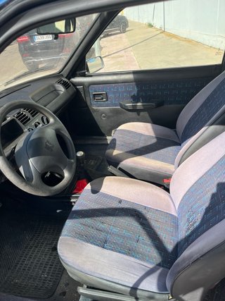Peugeot 205 1998