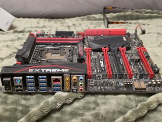 ASUS ROG Rampage V Extreme leggere descrizione