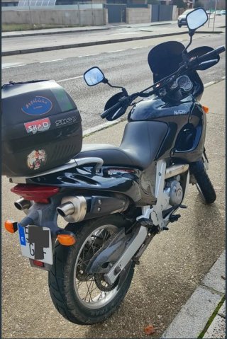 Aprilia Pegaso 650 Negra año 99