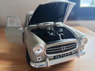 Miniatura Peugeot 403