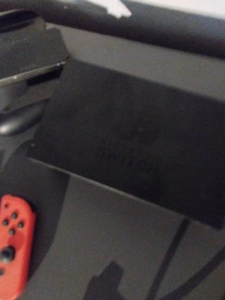 Nintendo Switch + 2 Joicon + Funda+mongUs y PvZ...