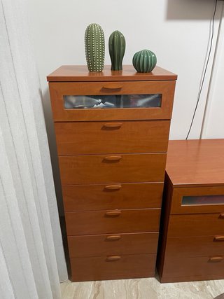 Cómodas de madera y cristal
