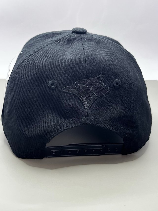 Gorra New Era 9Forty Toronto Blue Jays Negra Dorad