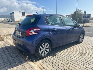 Peugeot 208 2013