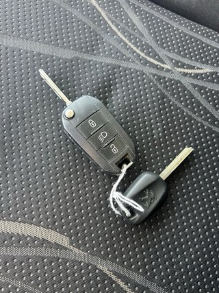 Peugeot 208 2013