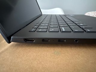 LG gram 14 Core Ultra 7 W11 Pro Nuevo