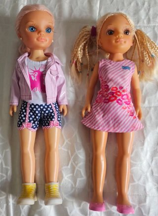 Muñeca Nancy con ropa. En buen estado.