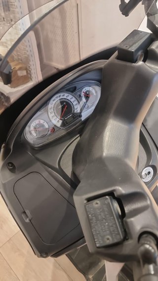 Suzuki UH125G Scooter 2013 Negra
