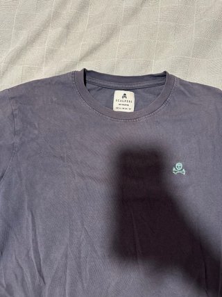 Camiseta azul Scalpers