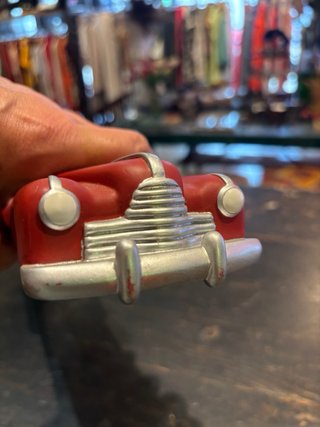 Lobo di Tex Avery alla guida di una limousine