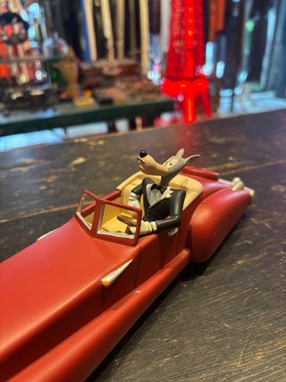Lobo di Tex Avery alla guida di una limousine