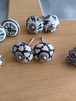 Pomos Cerámica Diseño Floral Negro Blanco