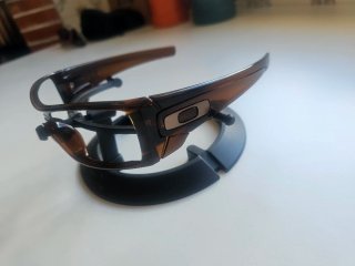 Batwolf Oakley Polished Rootbeer Original.