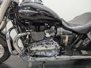 Triumph America 900