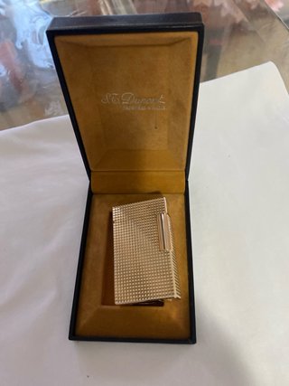 Encendedor S.T. Dupont Dorado.