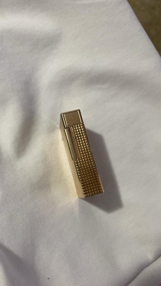 Encendedor S.T. Dupont Dorado.