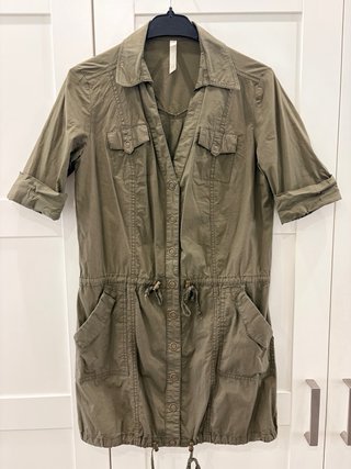Vestido verde militar Stradivarius Talla M