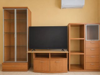 Mueble de salón de madera maciza en muy buen estad