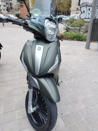 Piaggio Beverly 300 Verde Scooter Automática