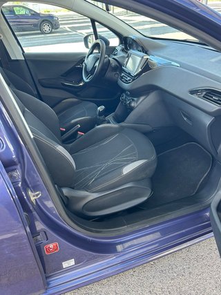 Peugeot 208 2013