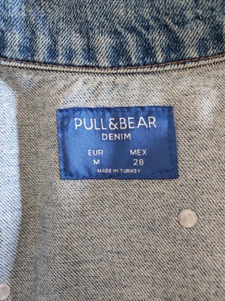 Cazadora vaquera Pull&Bear tachuelas M