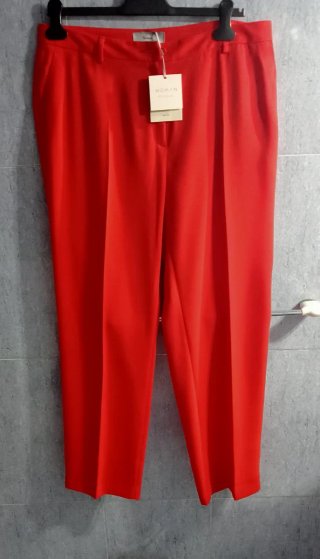 Traje rojo El Corte Inglés Talla 44