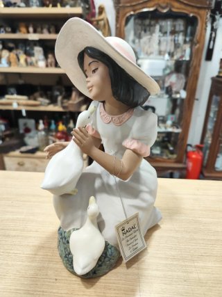 Figura Nadal Niña con Patos