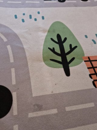 Alfombra infantil de tela con coches y casas